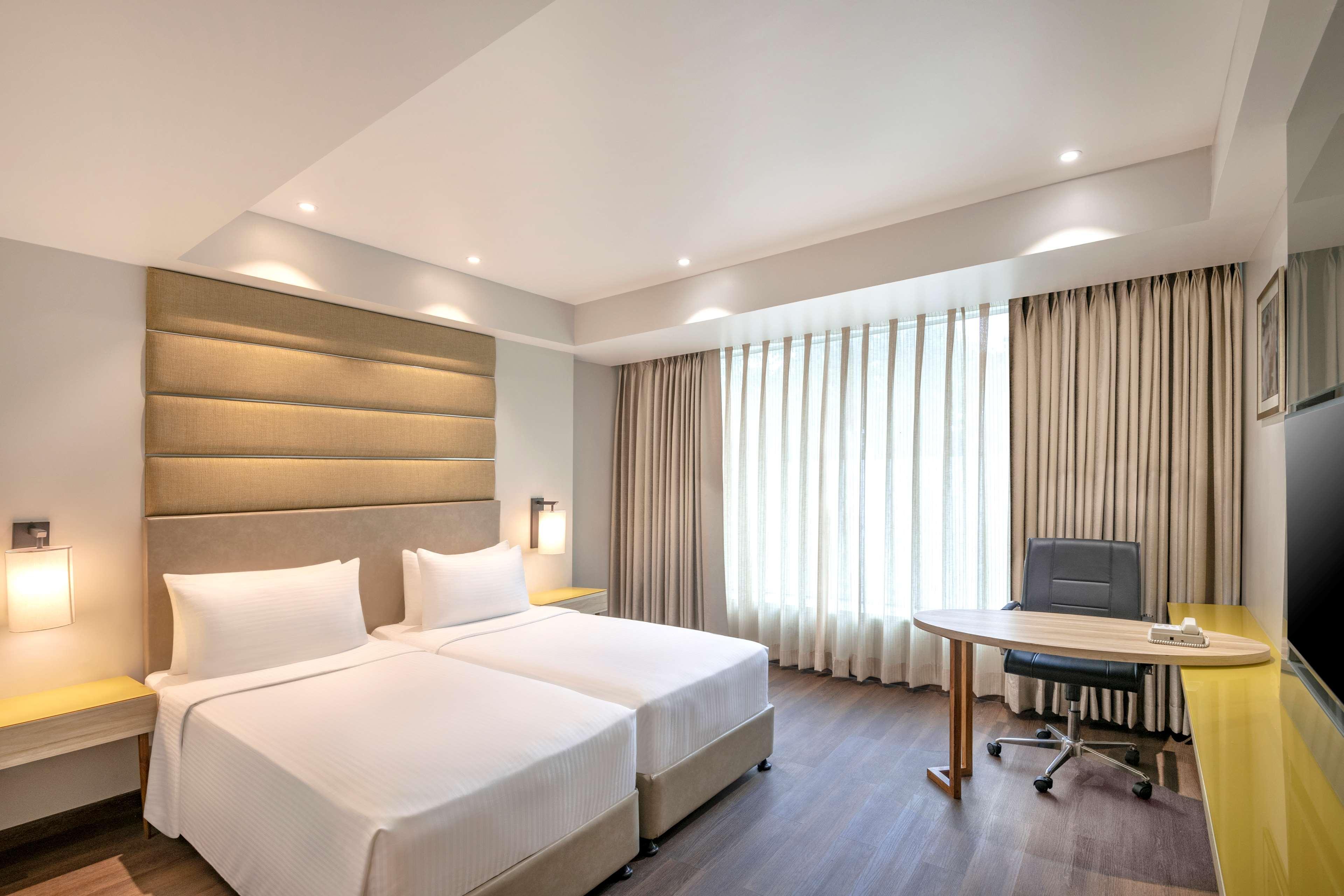Radisson Hotel Bareilly Airport Экстерьер фото