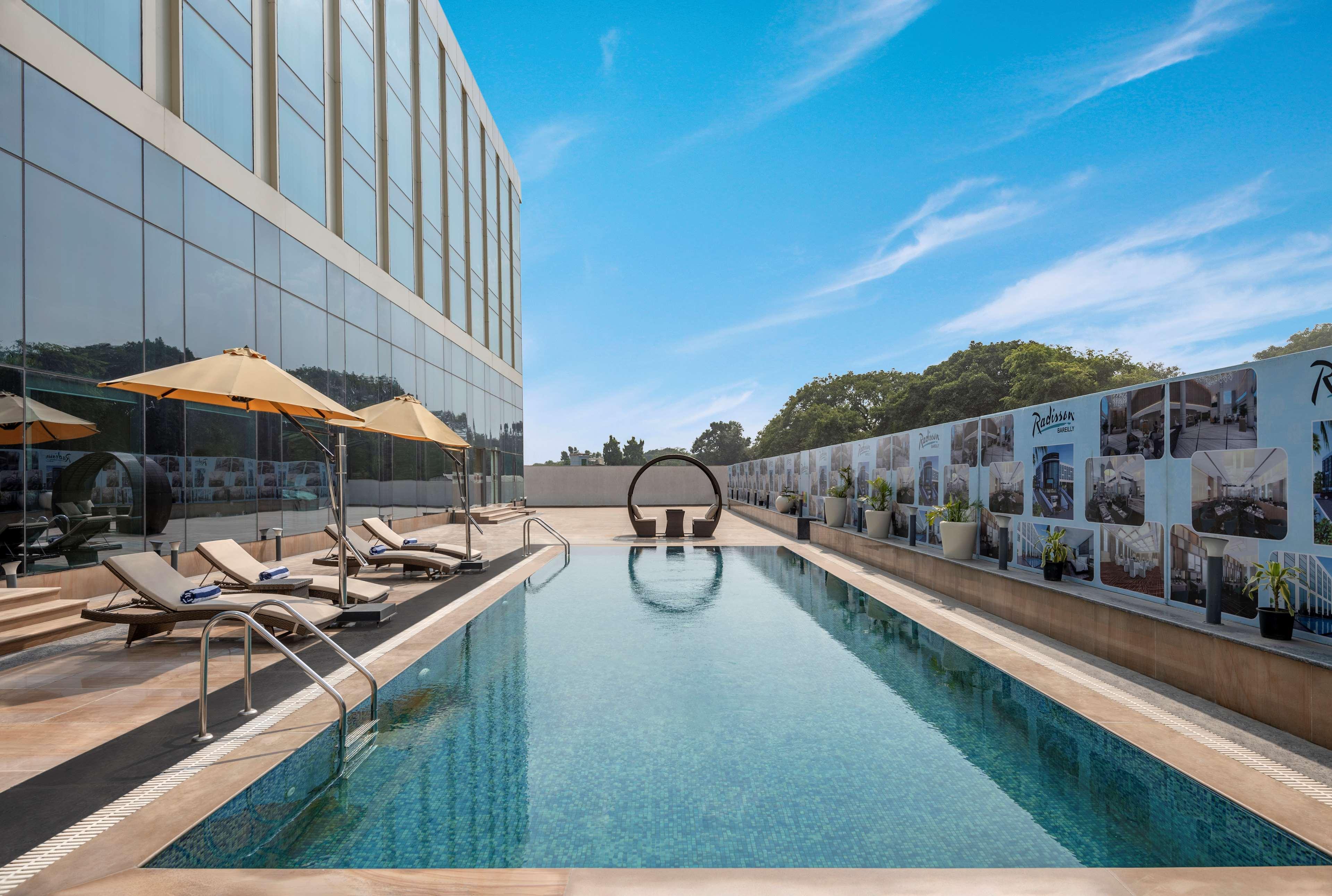 Radisson Hotel Bareilly Airport Экстерьер фото