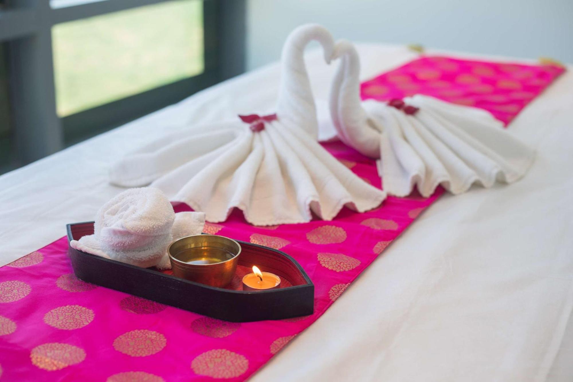 Radisson Hotel Bareilly Airport Экстерьер фото