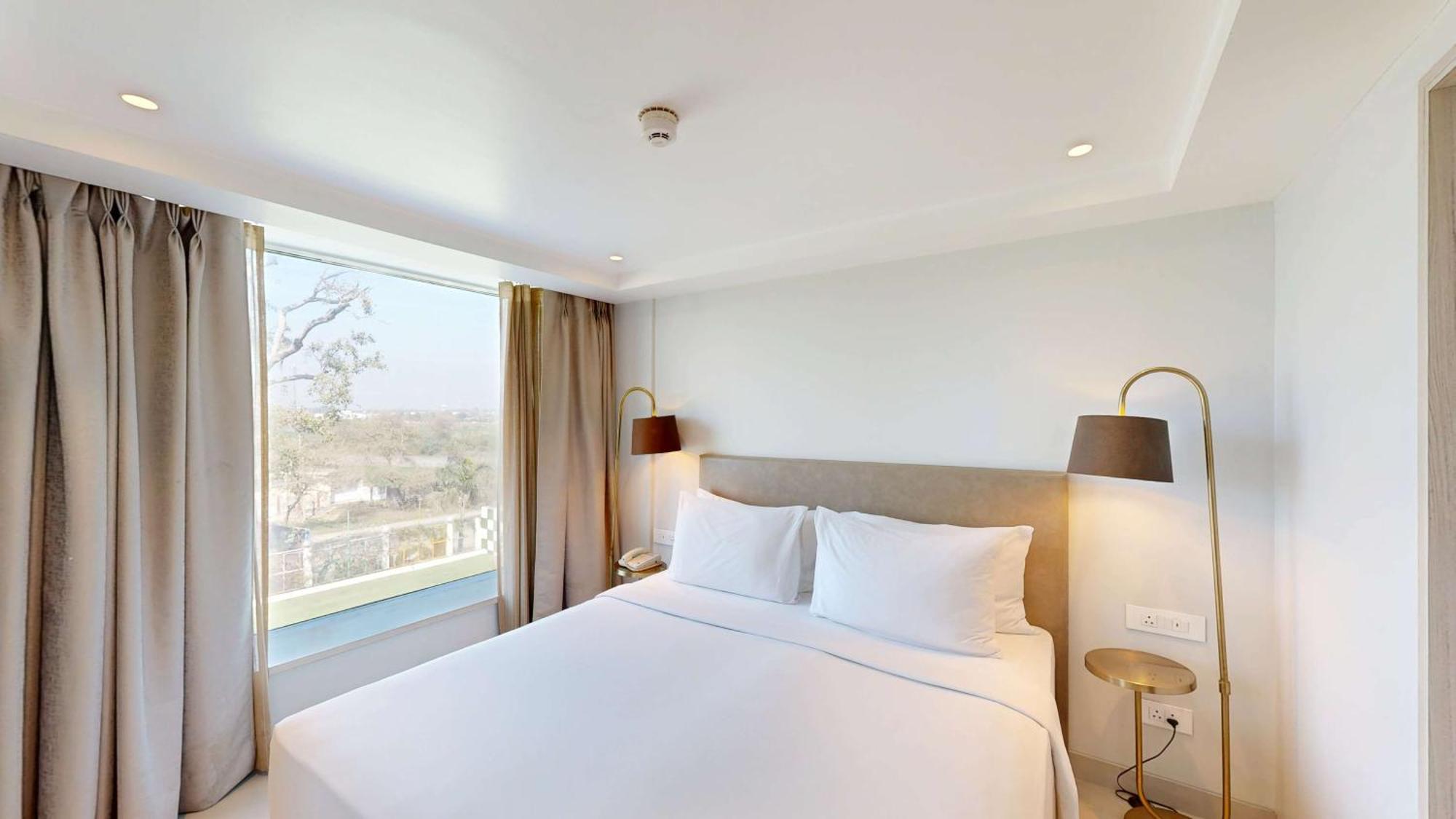 Radisson Hotel Bareilly Airport Экстерьер фото