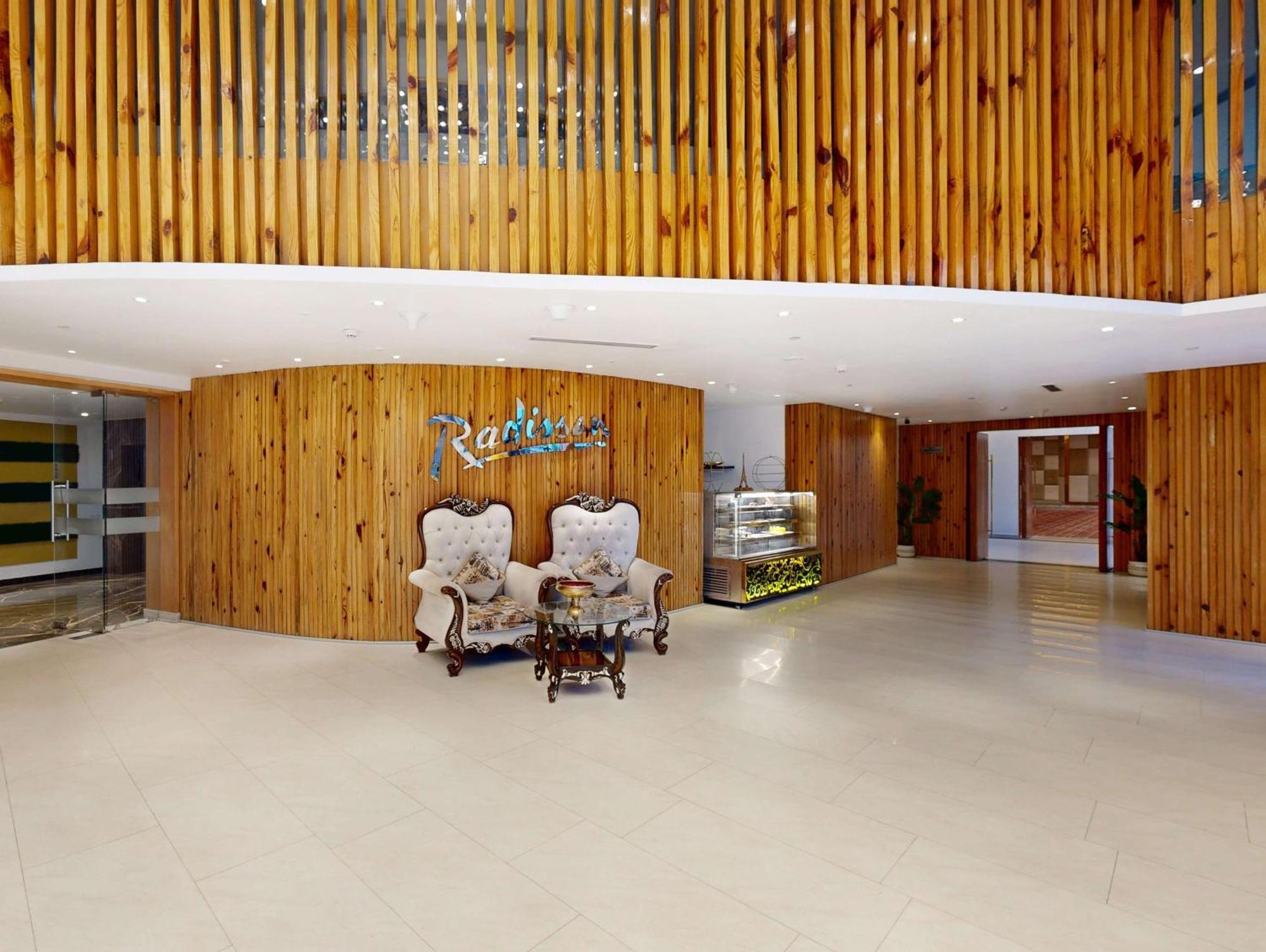 Radisson Hotel Bareilly Airport Экстерьер фото